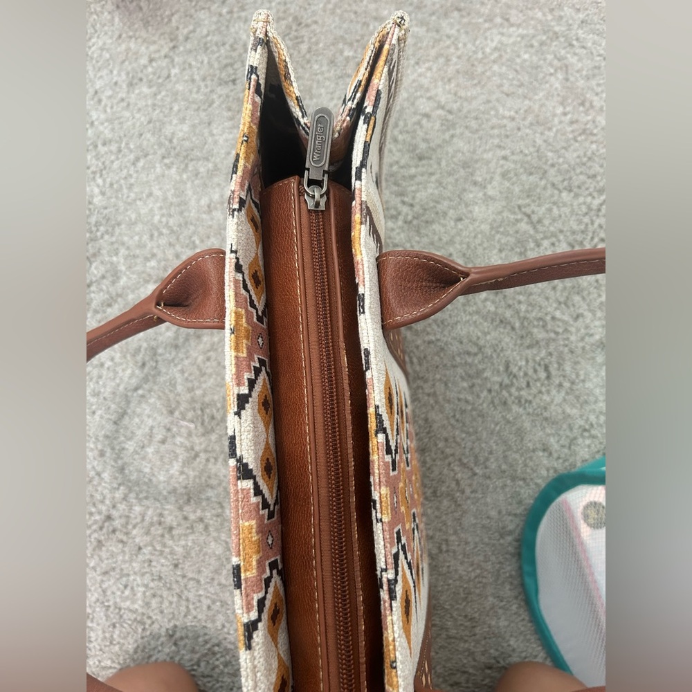 Wrangler Geometric Tan and Brown Tote - Picture 3 of 11